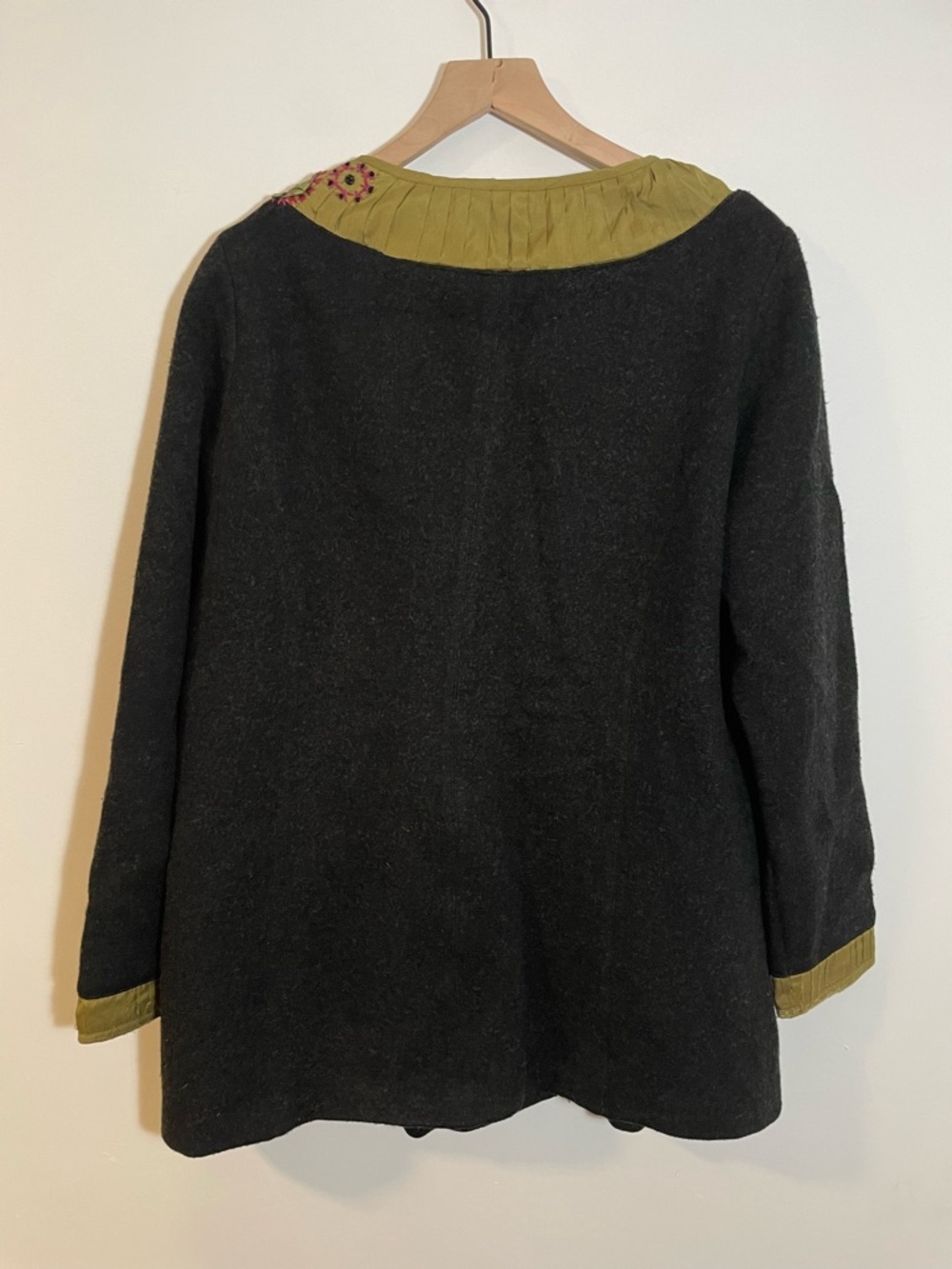 Icelandic Design Gray Silk Floral Applique Lined Wool Jacket Women's Size XL - Picture 6 of 14